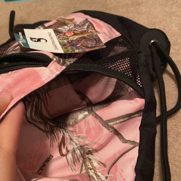 Realtree Drawstring Bag - Picture 5 of 8